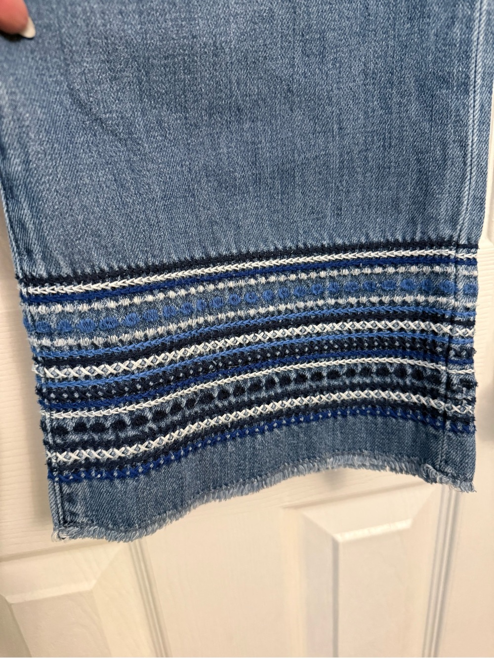 Tommy Bahama Mid-Blue Cropped Jeans with Embroidered Hem - Picture 5 of 12